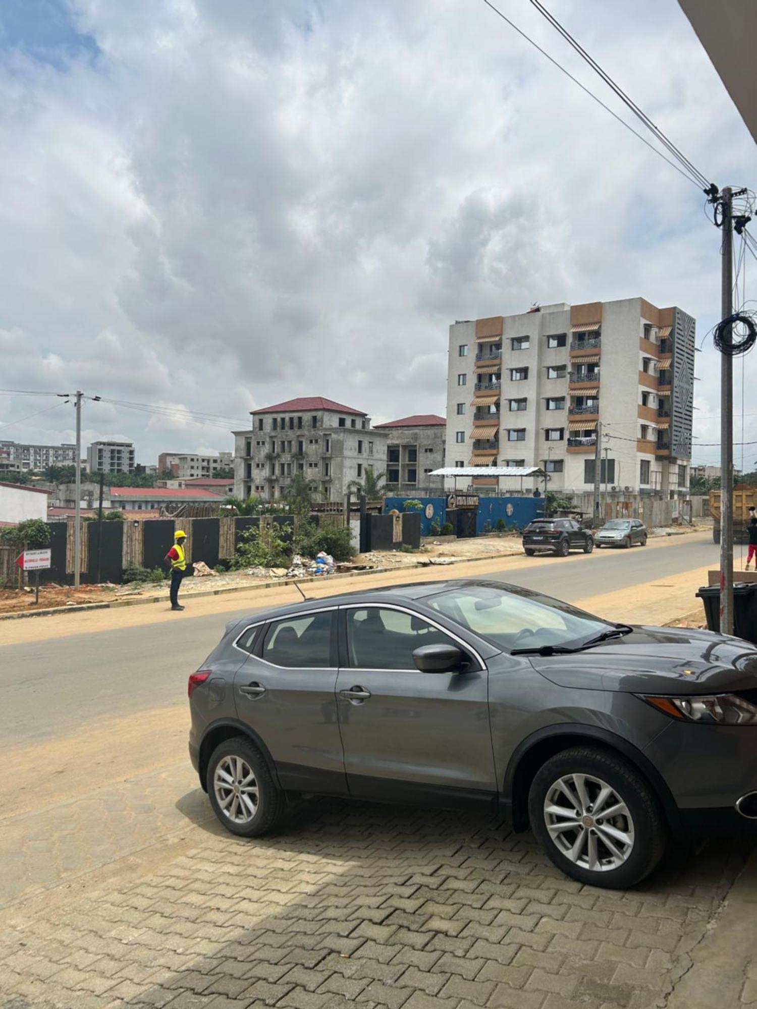 Appart Neuf Et Lumineux A 2 Pas D'Angre Chu Abidjan Extérieur photo